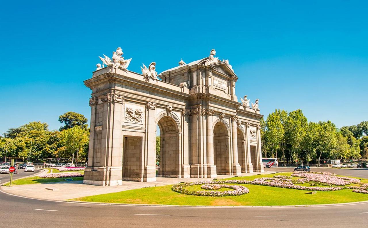 Adosado Cerca Plaza Castilla - Apartamento Cuzco マドリード エクステリア 写真